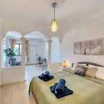 3077 Luxury With Pool And Views In Elviria,