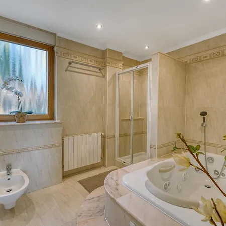 3077 Luxury With Pool And Views In Elviria, 别墅 马尔韦利亚