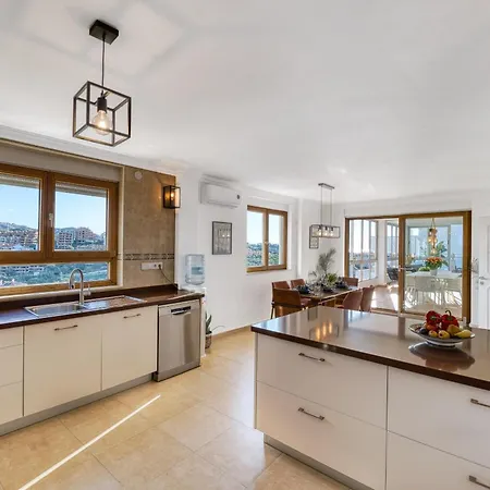 3077 Luxury With Pool And Views In Elviria, 马尔韦利亚